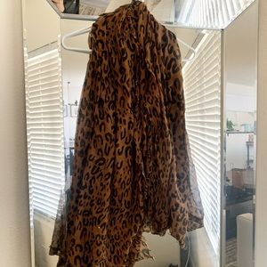 Preowned Brown Leopard Print Scarf